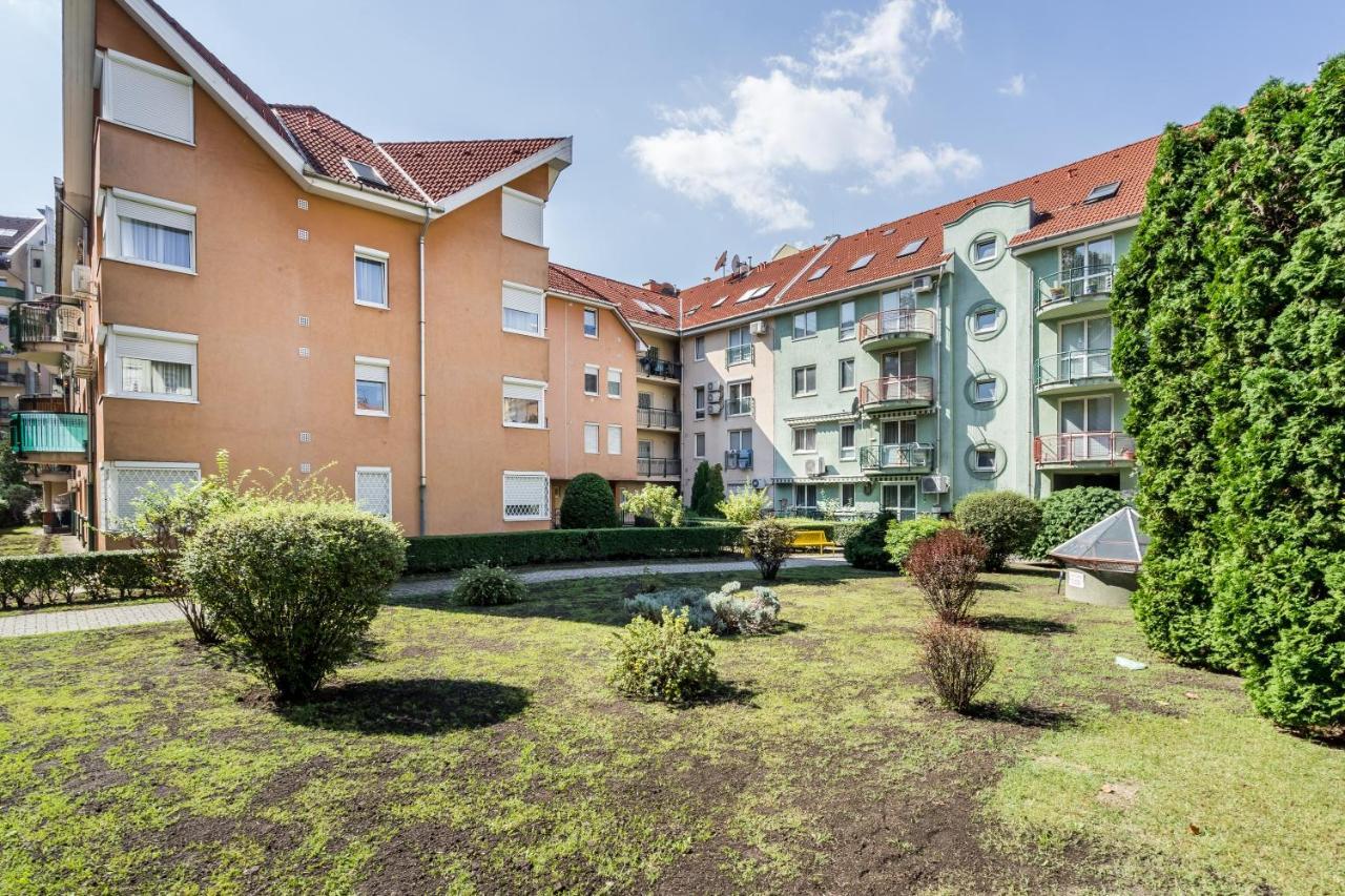Beautiful Three Bedrooms Apartment With Free Parking Close To The Danube Coast Βουδαπέστη Εξωτερικό φωτογραφία