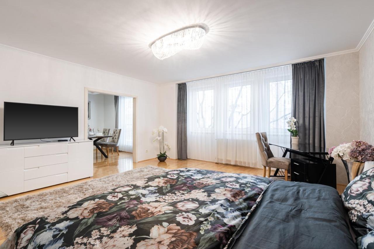 Beautiful Three Bedrooms Apartment With Free Parking Close To The Danube Coast Βουδαπέστη Εξωτερικό φωτογραφία
