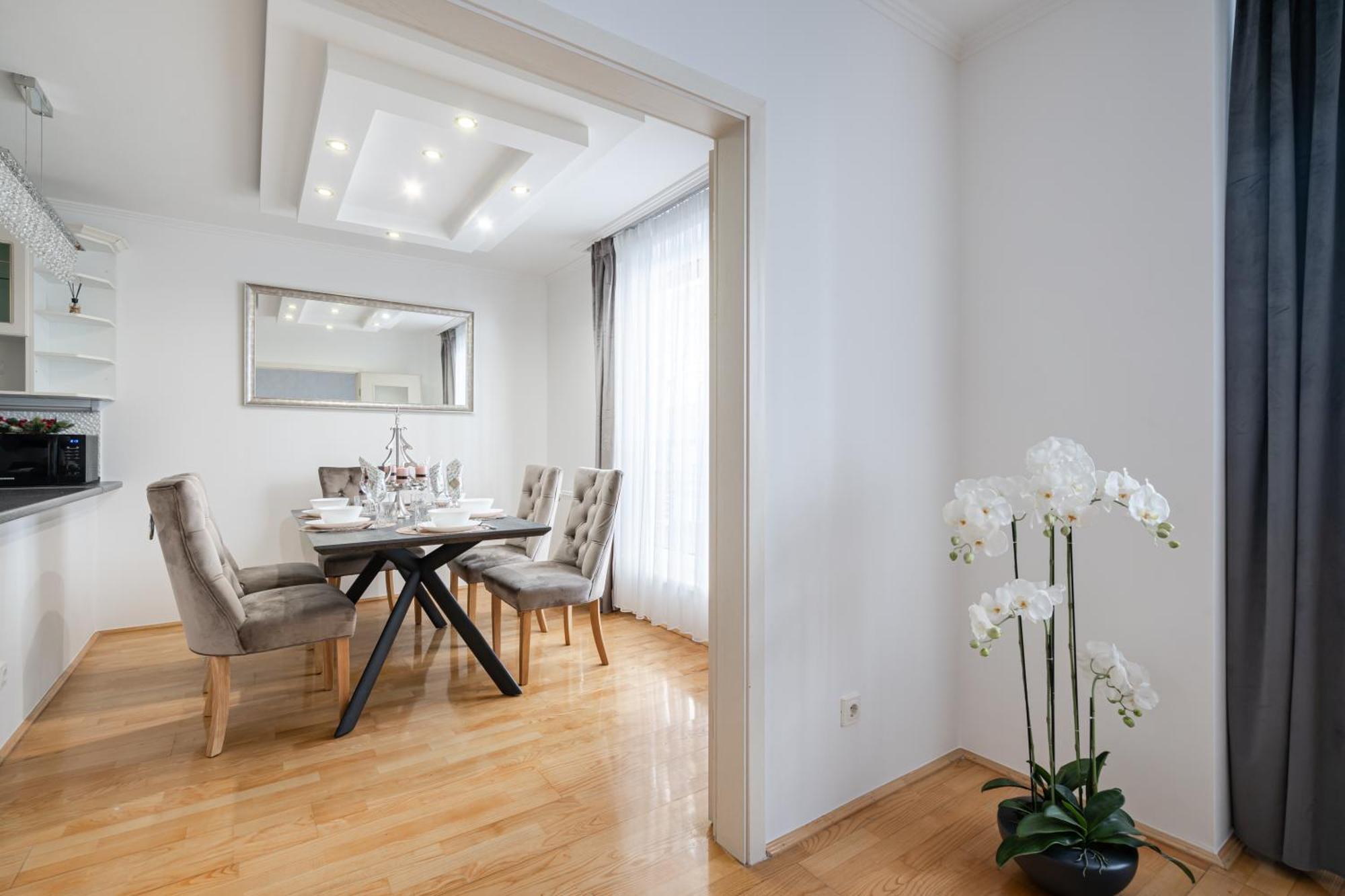 Beautiful Three Bedrooms Apartment With Free Parking Close To The Danube Coast Βουδαπέστη Εξωτερικό φωτογραφία